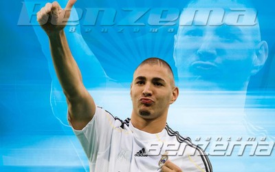 GG体育-克瓦拉茨赫利亚突破造点裁判却无视