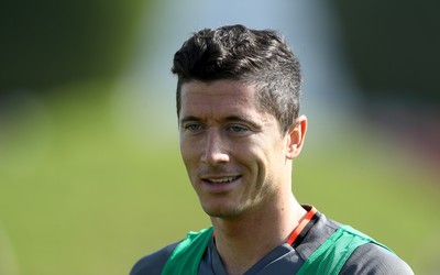 GG体育播报-戴维斯低调行善